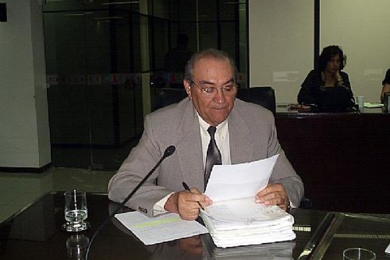 Morre vítima de Covid-19 o ex-prefeito de Água Branca e ex-deputado Roberto Torres