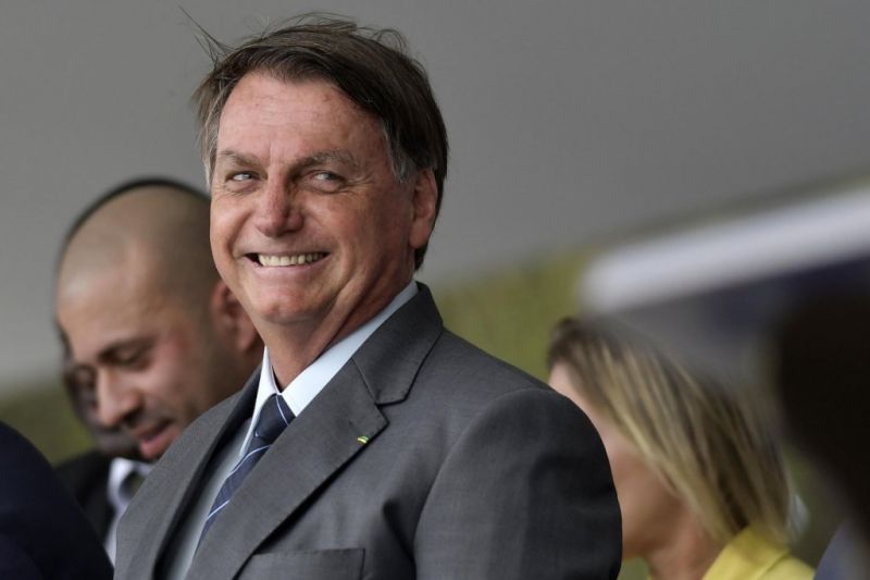 Em aceno a caminhoneiros, Bolsonaro volta a sugerir mudanças no ICMS do combustível