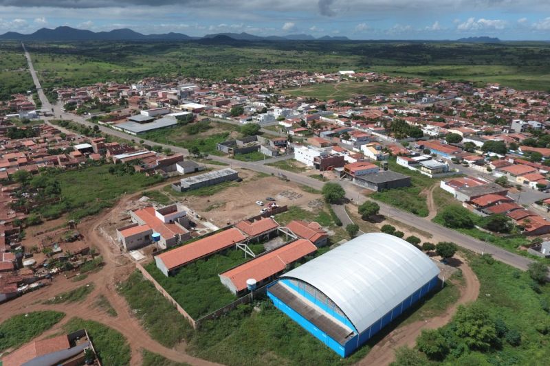 Homem é preso suspeito de tentar agredir e ameaçar esposa com faca peixeira em Piranhas