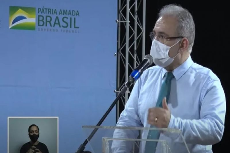 Novo ministro defende distanciamento social para reduzir mortes por Covid