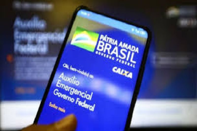 Bolsonaro assina MPs que abrem caminho para volta do auxílio