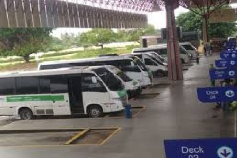 Transportadores intermunicipais se revoltam em circular com carros com apenas 30% lotados