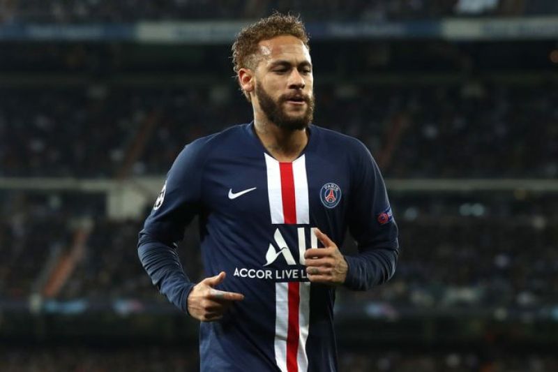 Neymar volta ao PSG e brinca com ‘rival’ Lucas Paquetá: ‘Tentou ficar com minha camisa