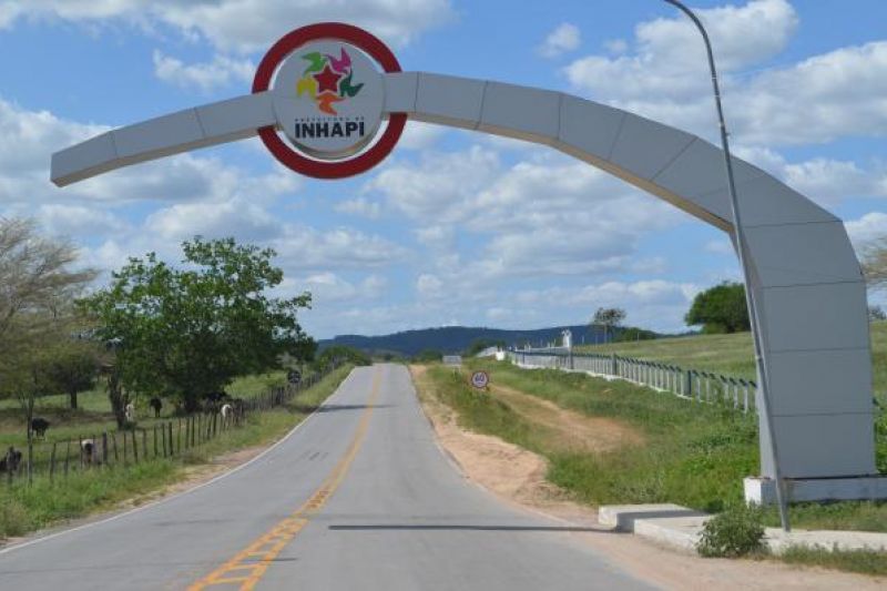 Polícia busca capturar suspeito de invadir casa e agredir moradores com pauladas em Inhapi