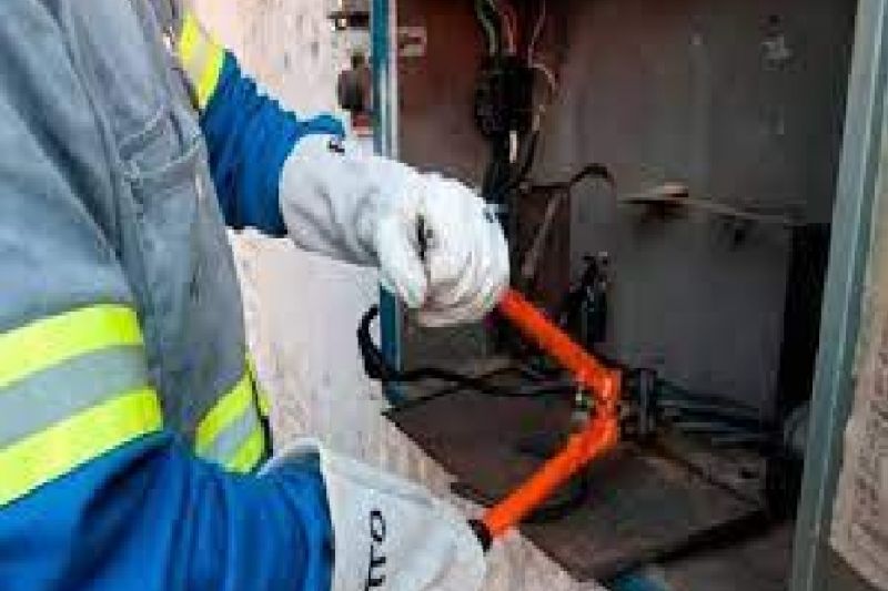 Suspenso corte de energia por inadimplência de consumidores de baixa renda