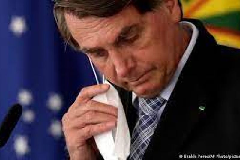 Bolsonaro oficializa reforma ministerial com seis mudanças