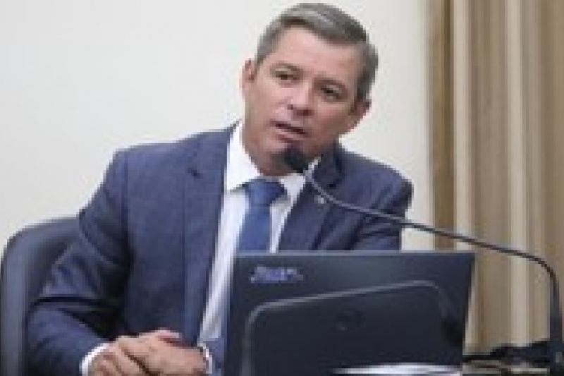 Cabo Bebeto denuncia falta de tomógrafos na rede pública de Saúde