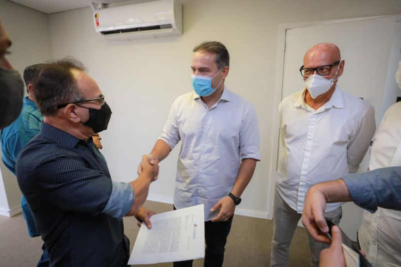 Jornalistas serão vacinados contra a Covid-19, confirma Renan Filho