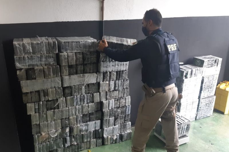 VÍDEO: Mais de meia tonelada de cocaína, que seguia para a Europa, é apreendida em Alagoas