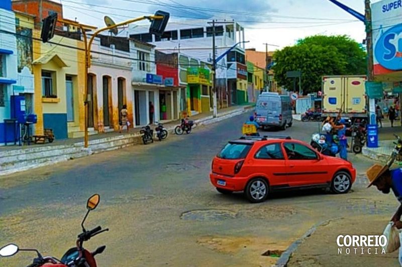 Assaltantes são surpreendidos, fogem e deixam moto para trás em posto de Mata Grande