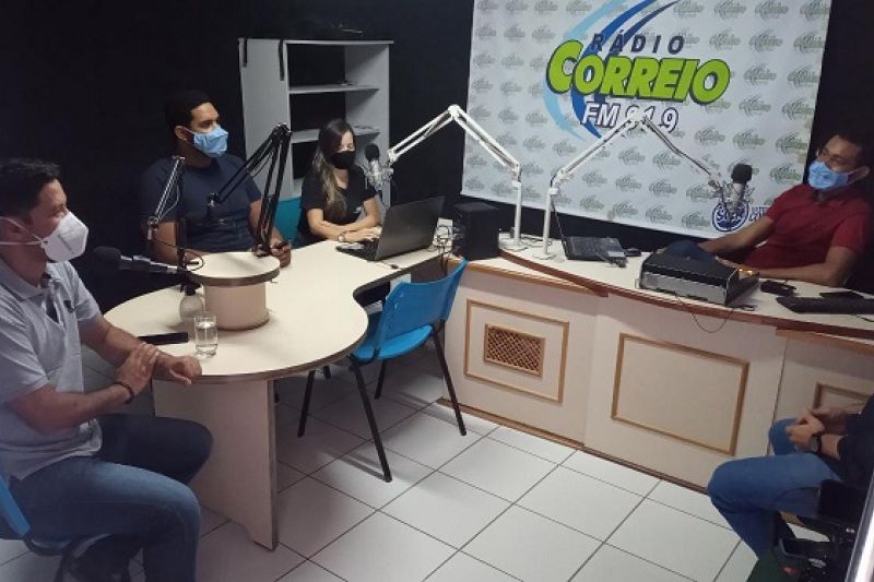 Rodrigo Cunha defende piso salarial para enfermeiros em passagem por Delmiro Gouveia