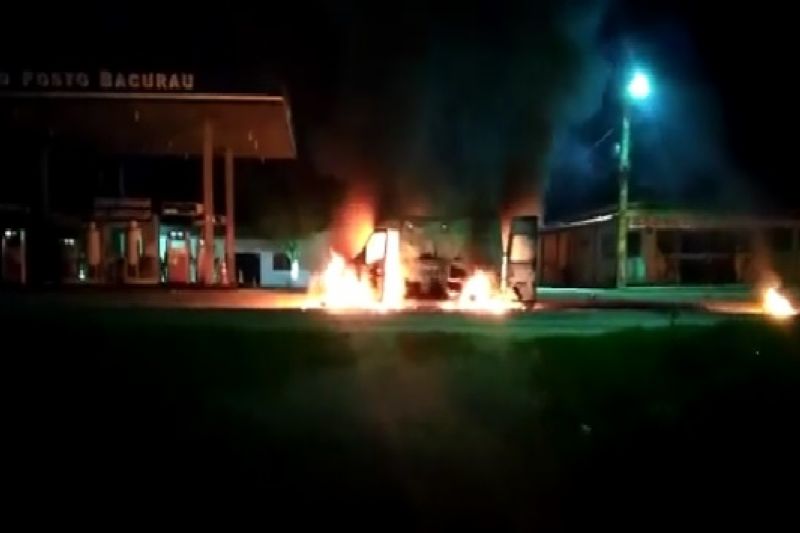 Ambulância com menino torturado pelo padrasto em Pão de Açúcar pega fogo durante socorro