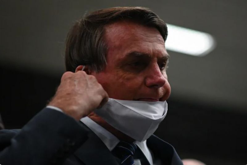 Acuado por CPI da Covid, Bolsonaro ameaça Renan Calheiros, que rebate: