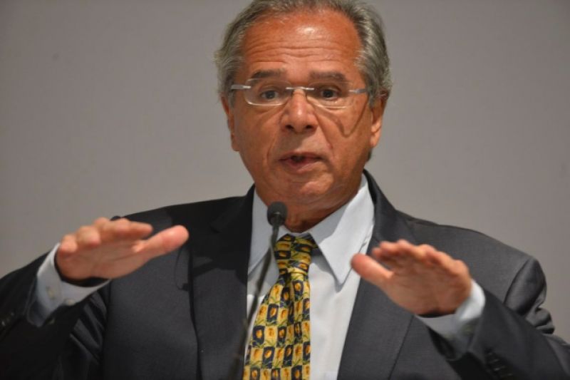 Guedes defende reforma administrativa e compara servidores a militantes