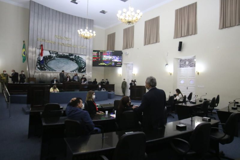 Deputados aprovam reajuste dos subsídios de servidores públicos estaduais