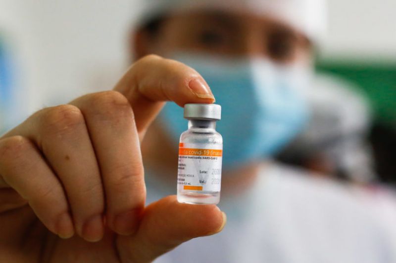 Sem insumos, Butantã diz que vai parar produção da CoronaVac nesta sexta