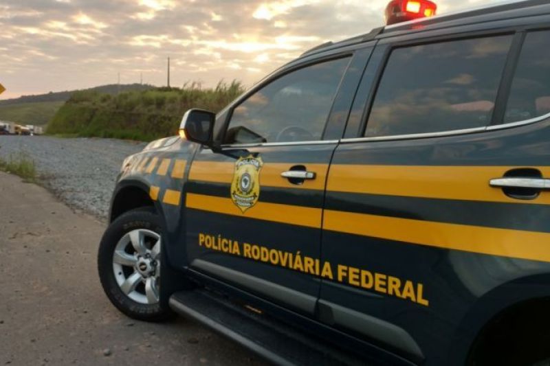 Polícia tenta identificar corpo de homem morto a tiros encontrado em Dois Riachos