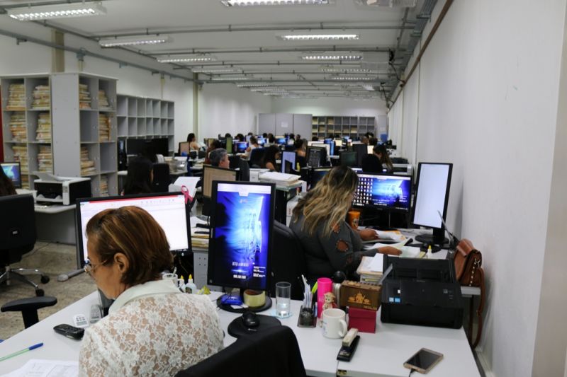 Nova regra que fura teto salarial dos servidores custará 37 creches ou 110 leitos de UTI