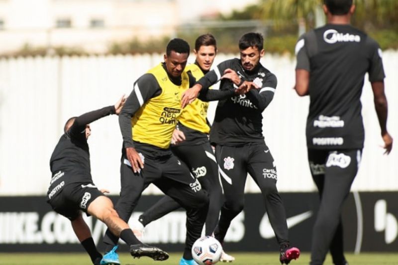 À espera de Sylvinho, Corinthians inicia preparação para pegar o River Plate-PAR