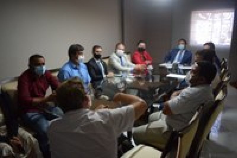 Presidente da Assembleia recebe queixas e projetos da Cooperativa da Agricultura Familiar