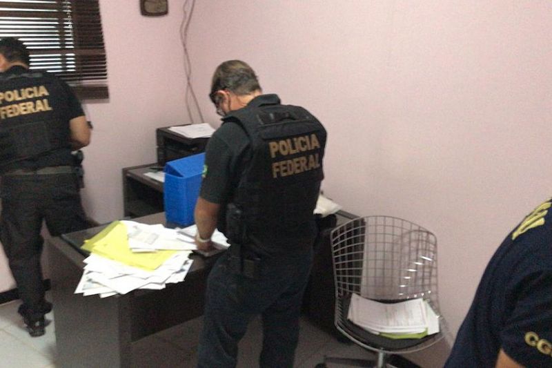 PF apreende documentos em empresas alagoanas suspeitas de desviarem dinheiro da Covid