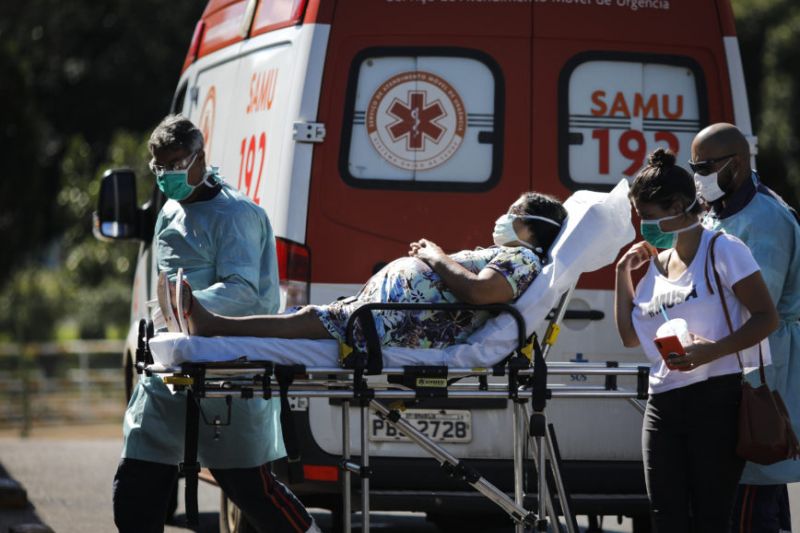 Média móvel de mortes por covid aumenta em 6 Estados