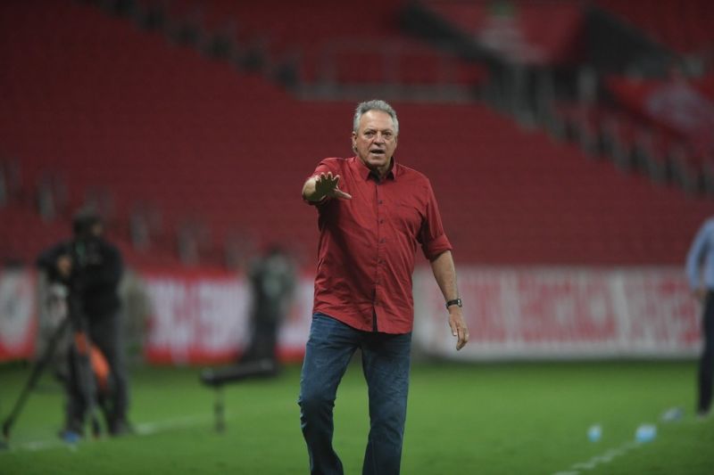 Lugano, da Suíça, anuncia contratação do técnico Abel Braga