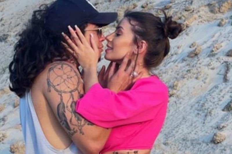 Mãe de Whindersson fala do humorista após morte do bebê