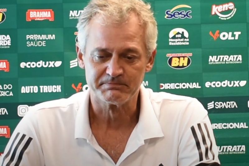 Saída de Lisca teve discussão com atacante, cobrança no vestiário e pedido de demissão