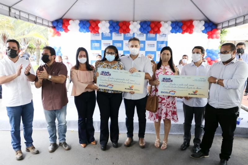 Escolas sertanejas comemoram recursos do Meu Transporte Novo e Rumo às Aulas