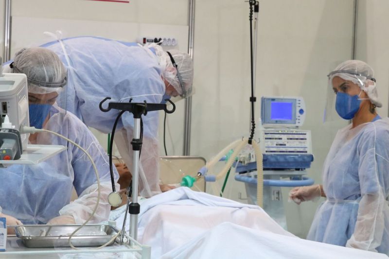 Brasil se aproxima das 500 mil mortes por Covid-19 e número de novos casos bate recorde