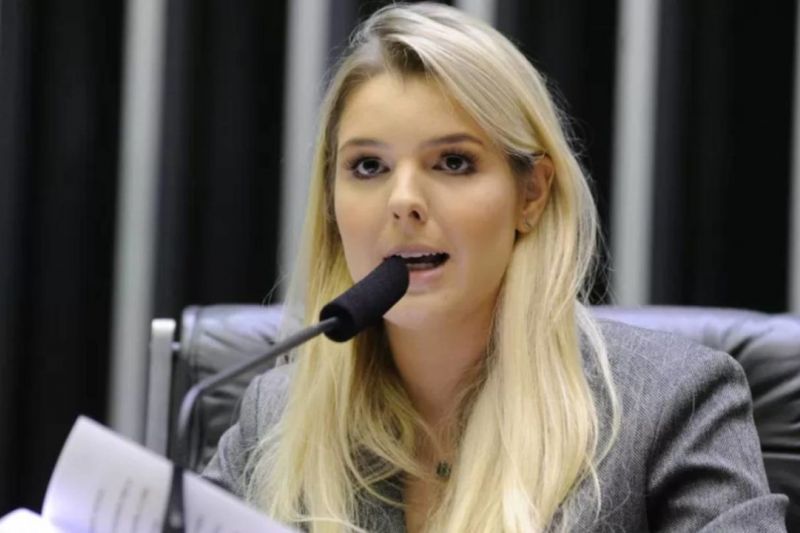 PTB expulsa deputada por suposta gravação para Globo