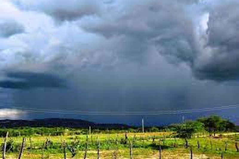 Inverno começou hoje com frio menos intenso e chuva no Sertão