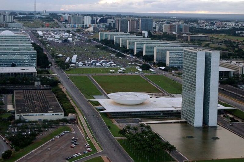 Servidores manifestam-se contra reforma administrativa