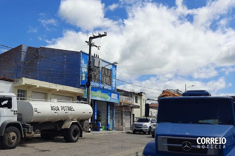 Homem armado se passa por cliente e assalta loja de produtos de limpeza em Delmiro Gouveia