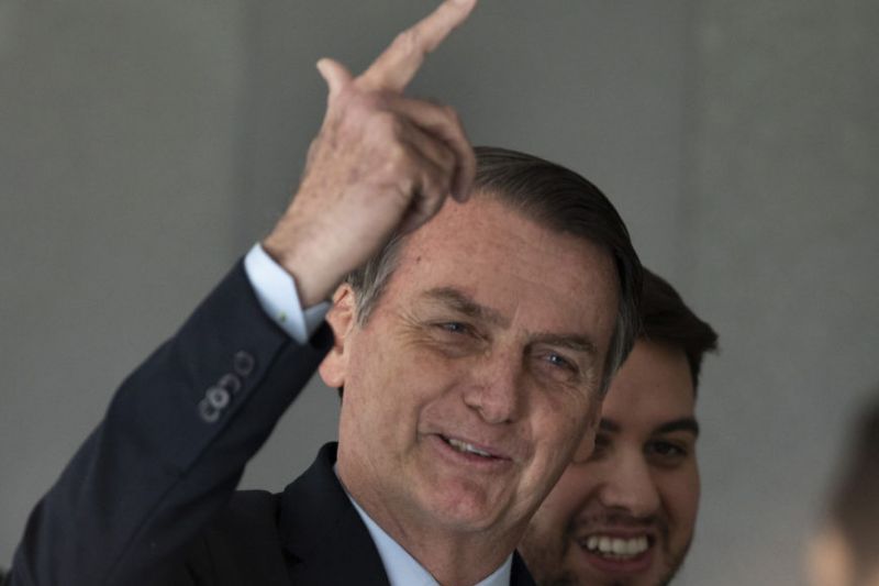 Bolsonaro usa meme para celebrar morte de Lázaro: “CPF cancelado”