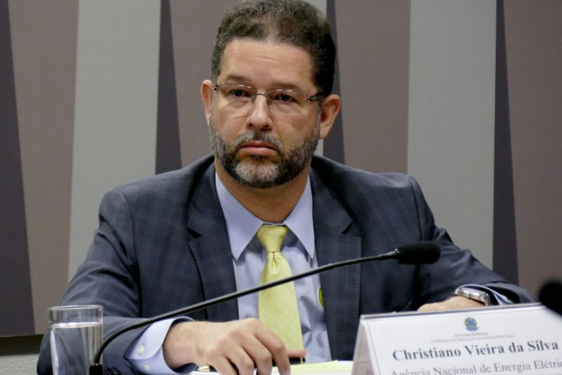 Governo avalia bonificação para quem consumir menos energia, diz secretário