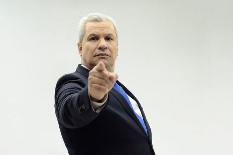 Sikêra Jr. faz emissora perder patrocínios após xingar gays de