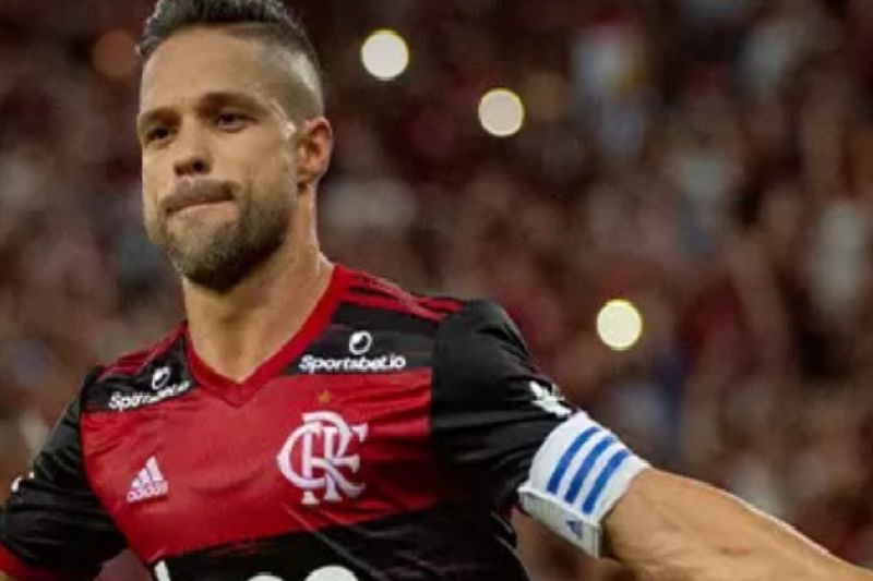 Diego volta ao time do Flamengo contra o Bahia