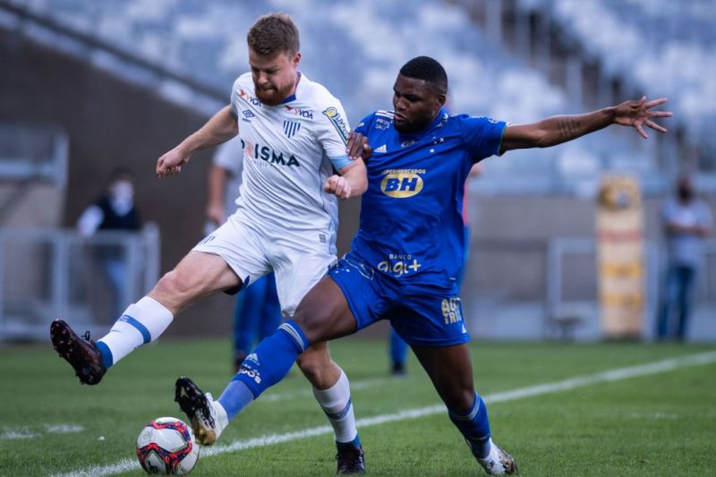 Avaí atropela no Mineirão e deixa Cruzeiro perto do Z4 da Série B