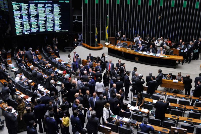 Aliados do governo já falam em recomposição de parte do fundo eleitoral