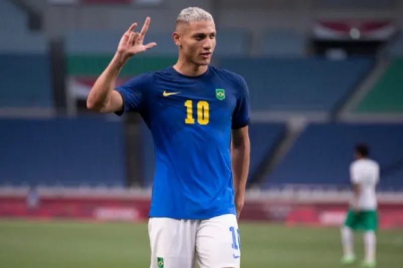 Com dois de Richarlison, Brasil bate a Arábia Saudita e pega Egito nas quartas