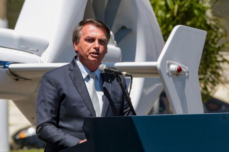 Bolsonaro sanciona lei que institui educação bilíngue para surdos