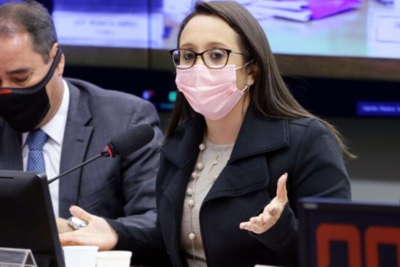 Em queda de braço, reforma política poderá ceder à volta das coligações