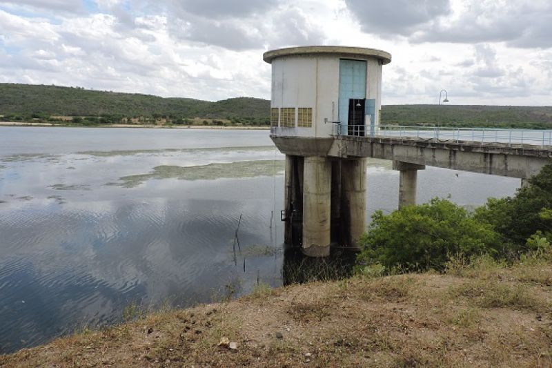 Casal efetua manutenção para melhorar Sistema Coletivo da Bacia Leiteira