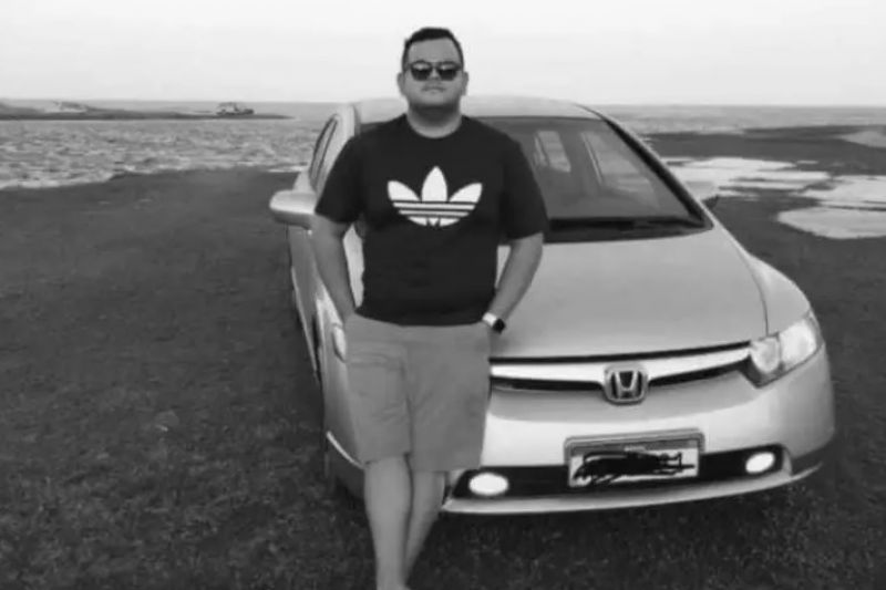 Jovem tenta desviar de cabras no meio da pista, capota carro e morre em Delmiro Gouveia