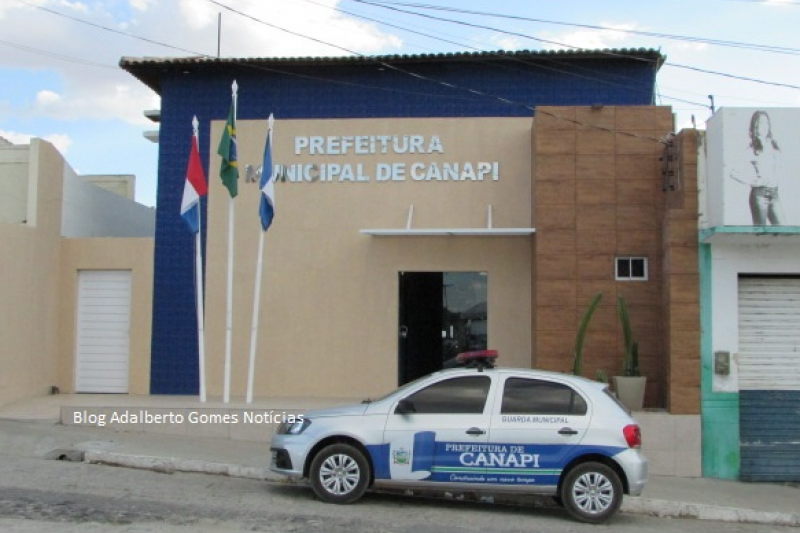 Prefeitura de Canapi firma contrato de R$ 10 mil para compra de sacolas plásticas