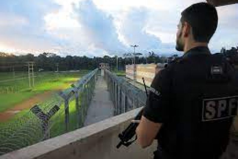 Câmara aprova projeto que envia assassinos de policiais e familiares para cadeias federai