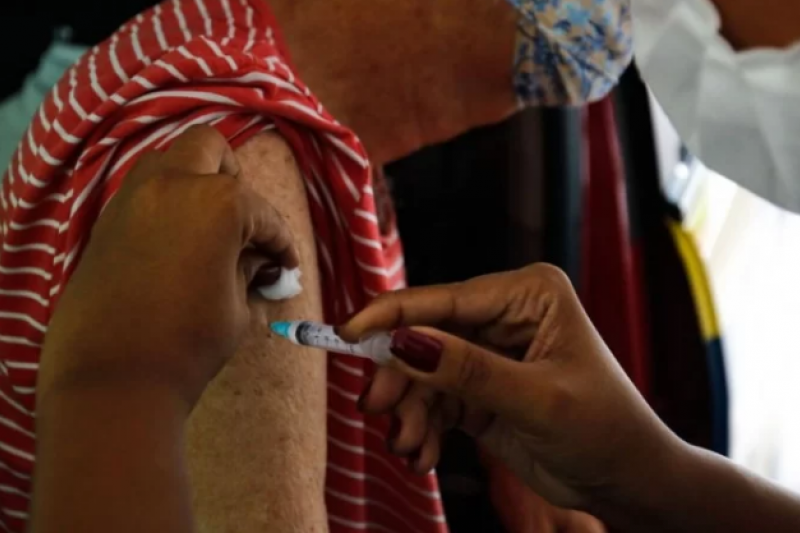 Fiocruz vê alta de idosos entre mortos por covid e alerta para transmissão