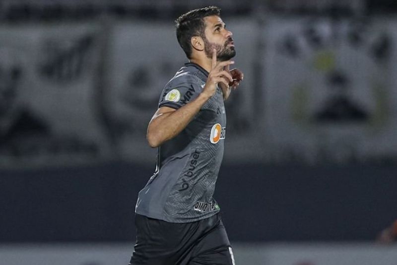 Diego Costa estreia no Atlético-MG marcando gol de empate contra RB Bragantino